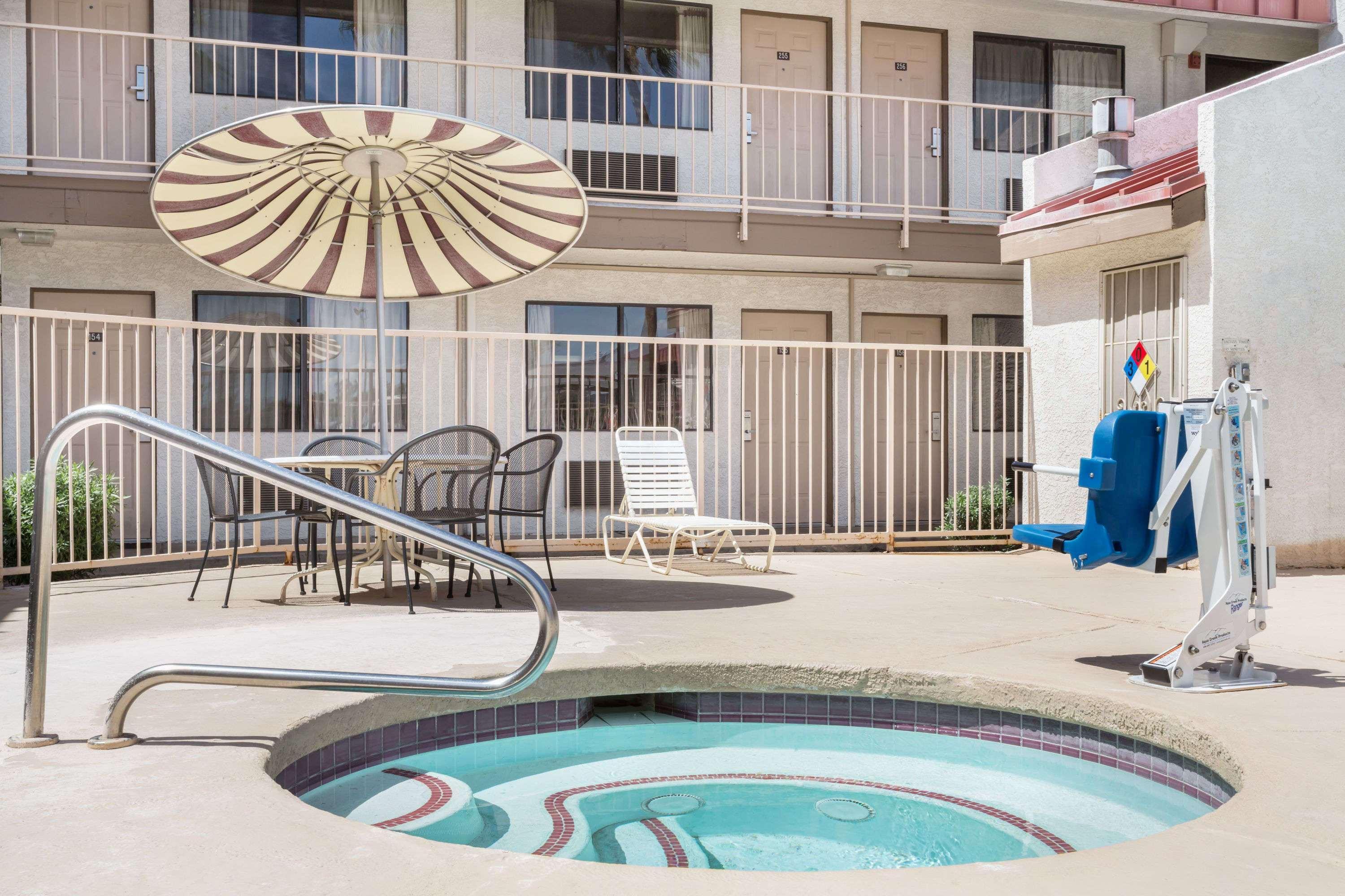 Super 8 By Wyndham Phoenix Metro North Ngoại thất bức ảnh